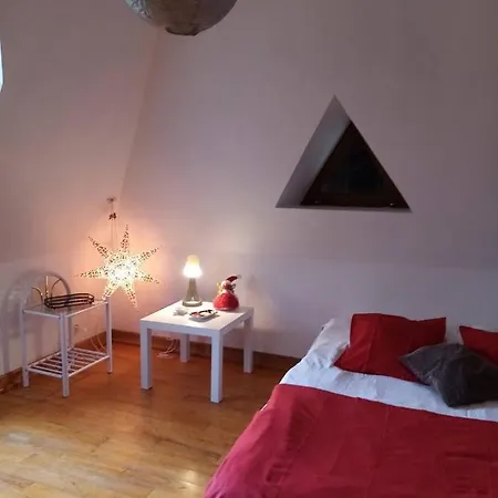 Longere Les Pieds Dans L Eau